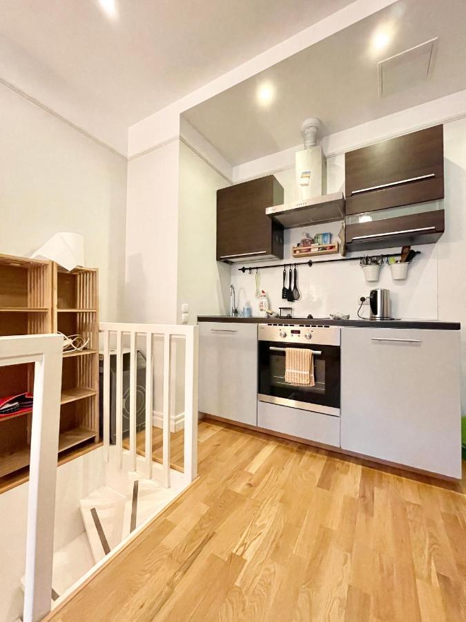 Апартаменты Cosy Studio In Historical Building. City Center Таллин Экстерьер фото